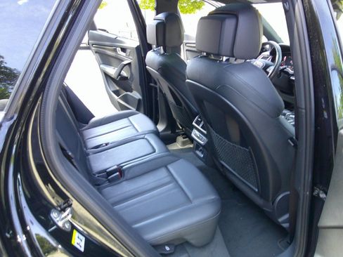 Used 2018 Audi SQ5 Prestige AWD/4WD image 45