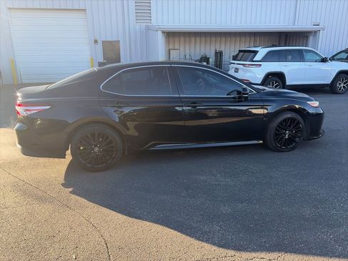 Used 2019 Toyota Camry SE image 8