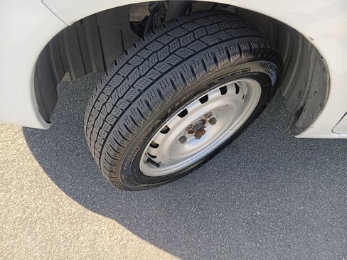 Used 2020 Nissan NV200 S w/ Back Door Glass Package image 23