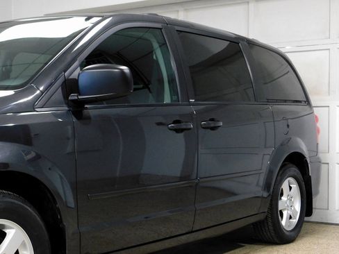 Used 2011 Dodge Grand Caravan SXT image 18