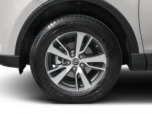 Used 2018 Toyota RAV4 XLE w/ Plus Extra Value Package AWD/4WD image 14