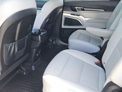 Used 2022 Kia Telluride S FWD image 22