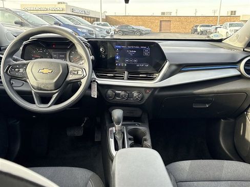 Used 2024 Chevrolet Trax LS image 18