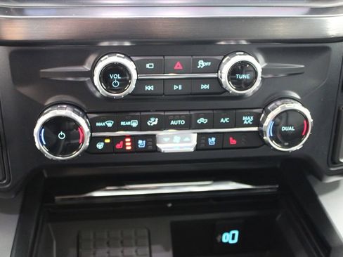 New 2026 Ford F250 Lariat w/ Black Appearance Package image 47