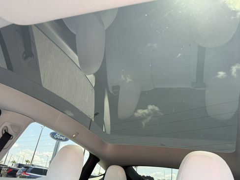 Used 2022 Tesla Model Y Long Range AWD/4WD image 21