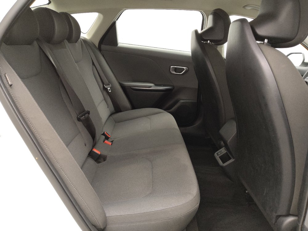 Used 2025 Kia K4 FWD image 19
