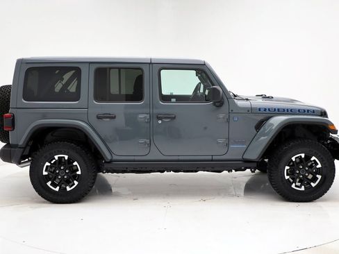 Used 2024 Jeep Wrangler Unlimited Rubicon 4xe image 2