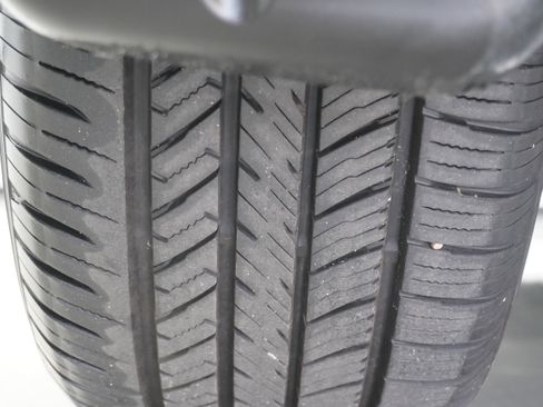 Used 2013 Subaru Legacy 3.6R Limited image 24