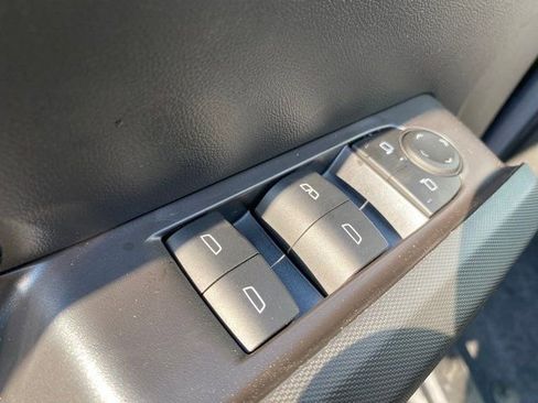 New 2025 GMC Canyon Elevation w/ Convenience Package image 15