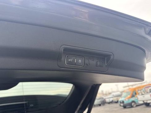 Used 2025 Ford Explorer ST image 8