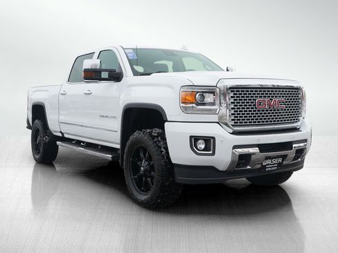 Used 2016 GMC Sierra 2500 Denali w/ Driver Alert Package image 7