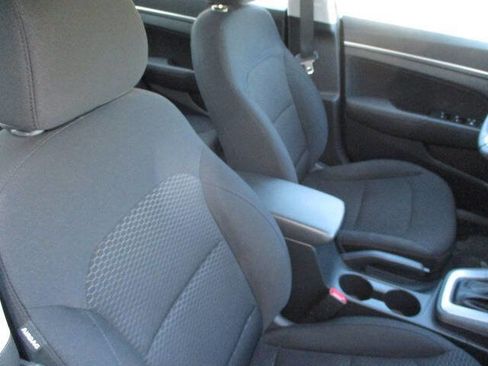 Used 2020 Hyundai Elantra SE w/ Cargo Package (C1) image 21