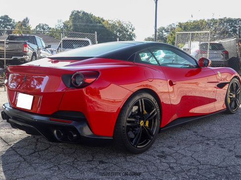 Used 2019 Ferrari Portofino image 8