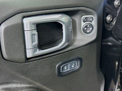 Used 2024 Jeep Wrangler Unlimited Sport AWD/4WD image 17