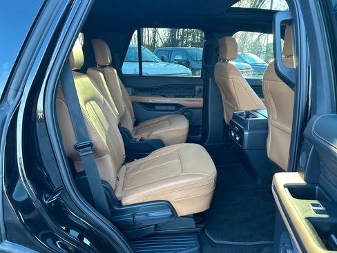 Used 2024 Ford Expedition Platinum image 48