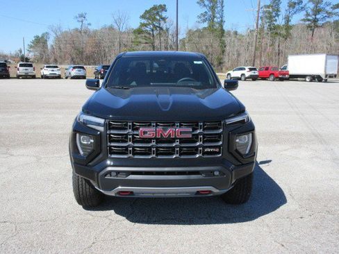 New 2025 GMC Canyon AT4 image 3