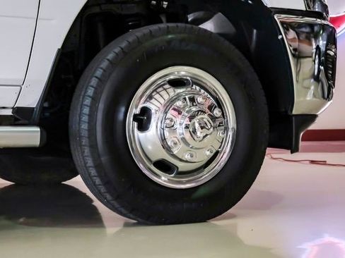 Used 2024 RAM 3500 Tradesman w/ Chrome Appearance Group image 39