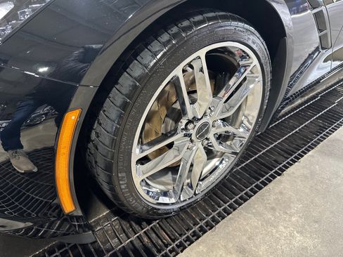 Used 2015 Chevrolet Corvette Stingray Coupe w/ 2LT Preferred Equipment Group image 10