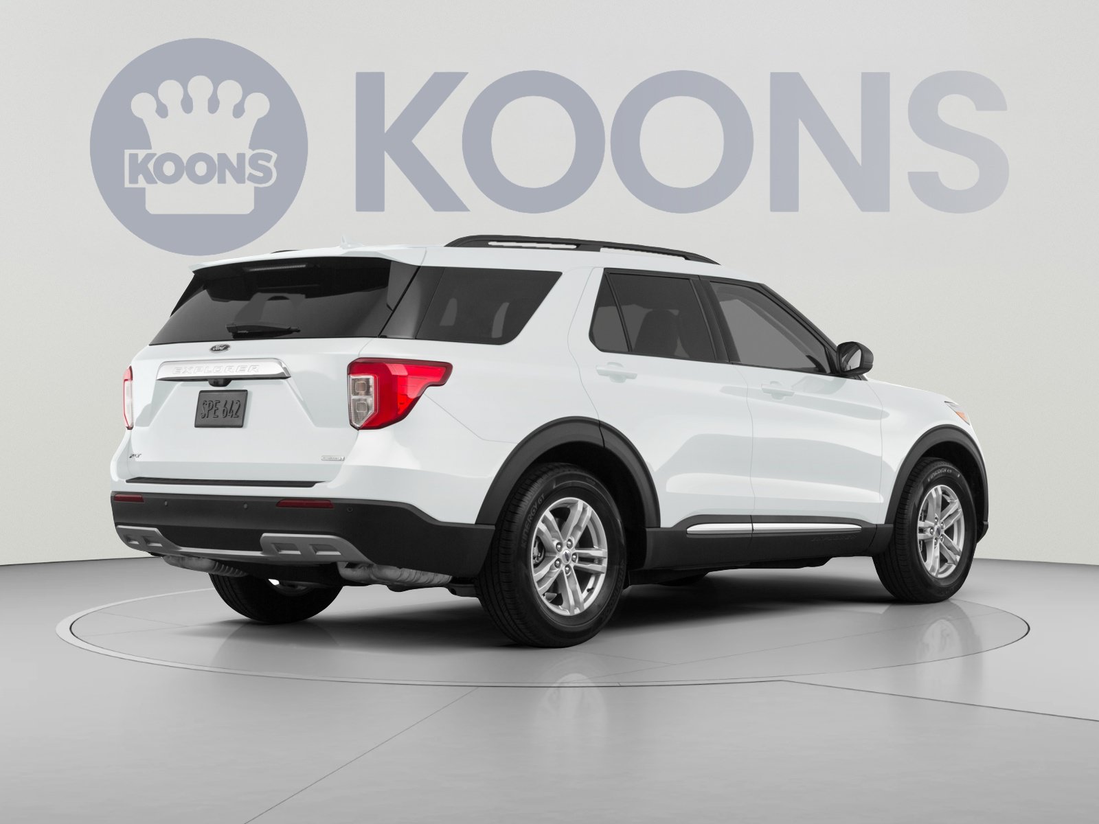 Used 2020 Ford Explorer XLT w/ Equipment Group 202A AWD/4WD image 4