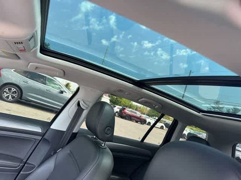 Used 2019 Volkswagen Golf Alltrack SE AWD/4WD image 7