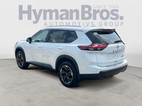 Certified 2024 Nissan Rogue SV w/ SV Premium Package AWD/4WD image 6