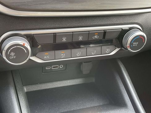 Used 2025 Nissan Altima 2.5 SV image 27