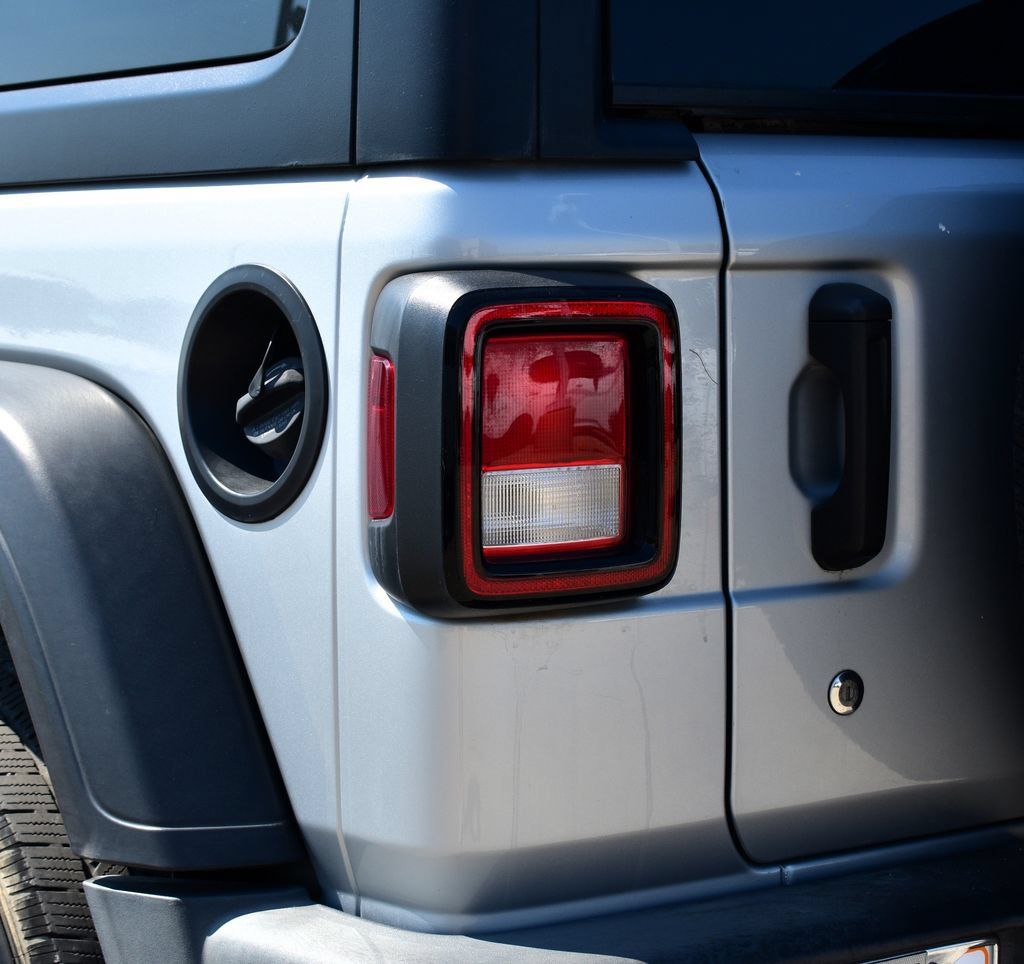 Used 2022 Jeep Wrangler Sport AWD/4WD image 11