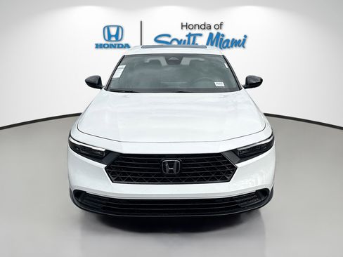 Used 2025 Honda Accord Sport image 2