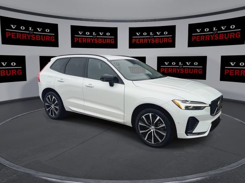 Used 2023 Volvo XC60 B5 Plus w/ Climate Package image 2