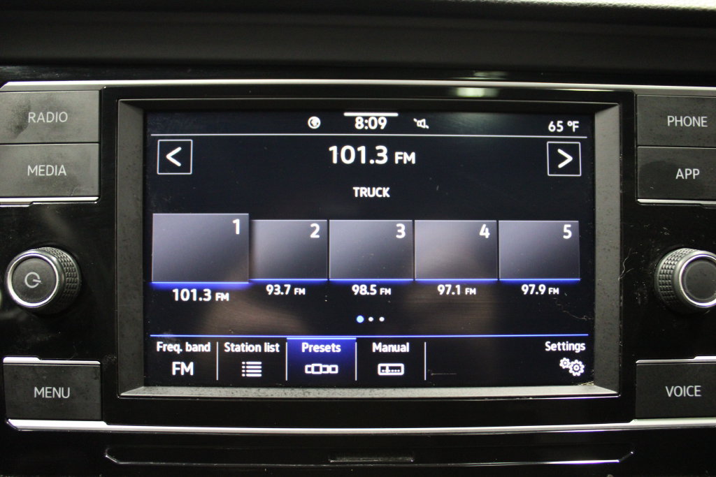 Used 2020 Volkswagen Jetta SE w/ SE Cold Weather Package FWD image 17