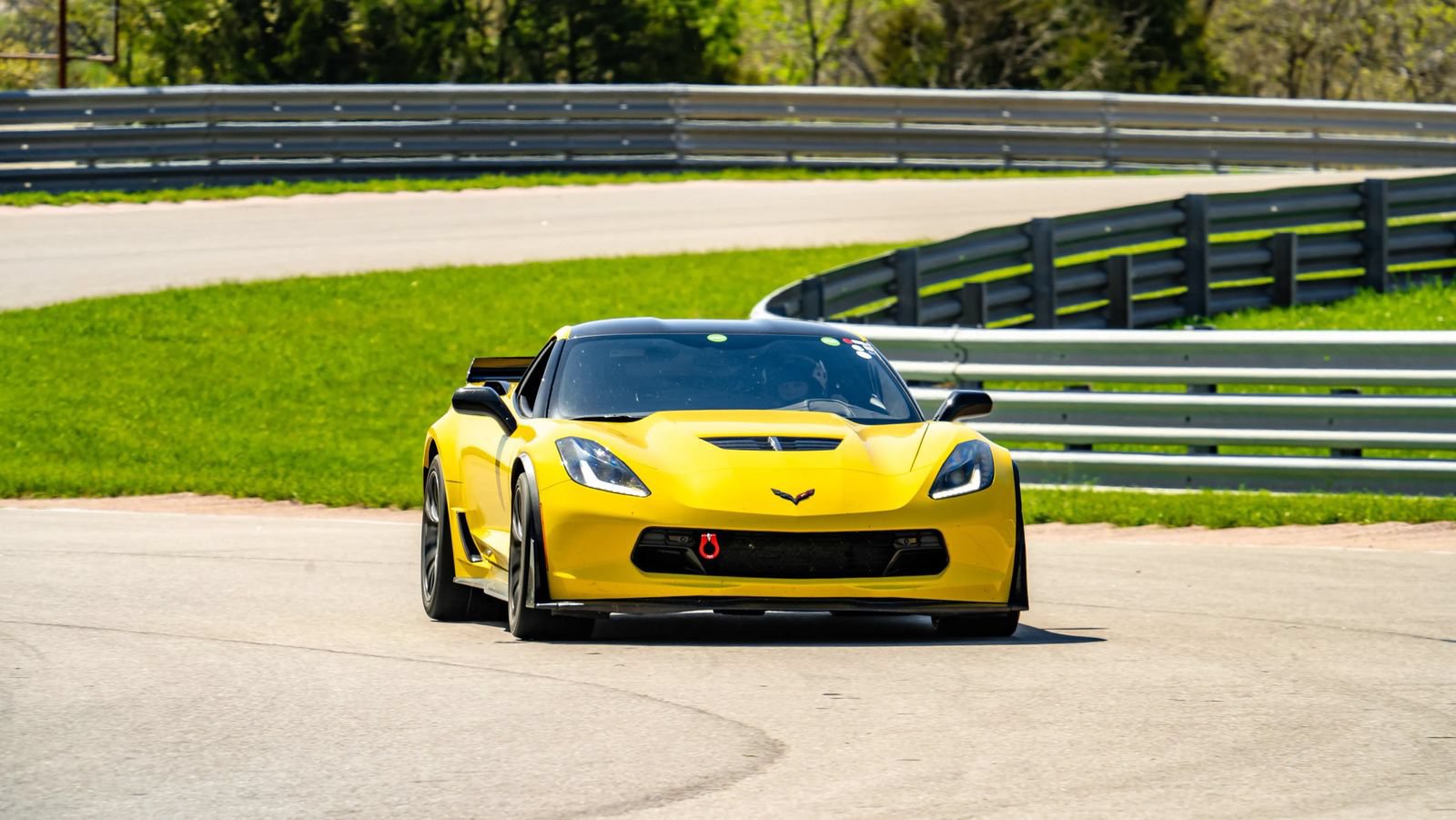 Used 2018 Chevrolet Corvette Z06 RWD image 1