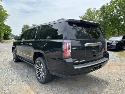 Used 2019 GMC Yukon XL Denali w/ Denali Ultimate Package AWD/4WD image 10