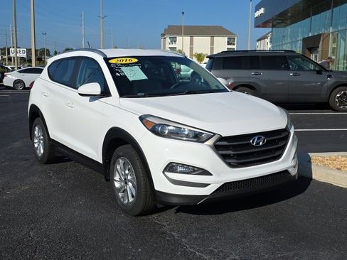 Used 2016 Hyundai Tucson SE w/ Option Group 02 image 1
