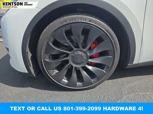 Used 2023 Tesla Model Y Performance image 2