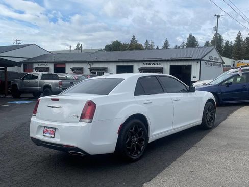 Used 2019 Chrysler 300 S image 6