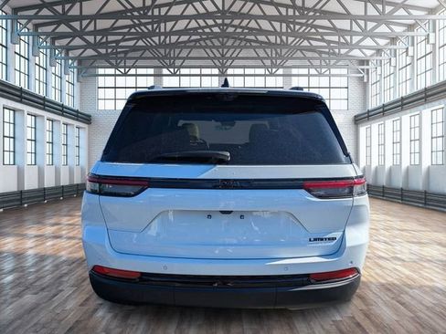 New 2025 Jeep Grand Cherokee Limited w/ Luxury Tech Group II RWD image 5