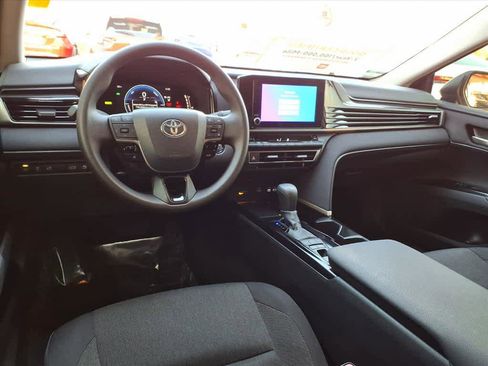 Certified 2025 Toyota Camry LE image 9