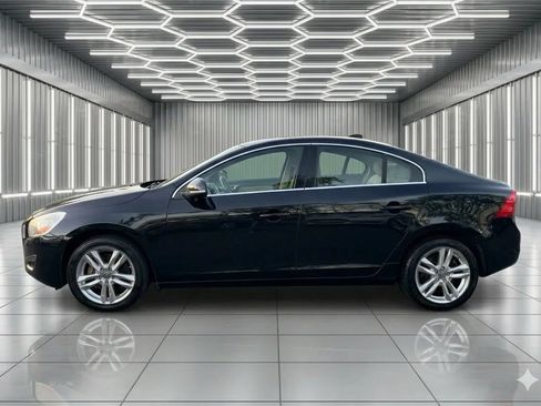 Used 2012 Volvo S60 T5 FWD image 2