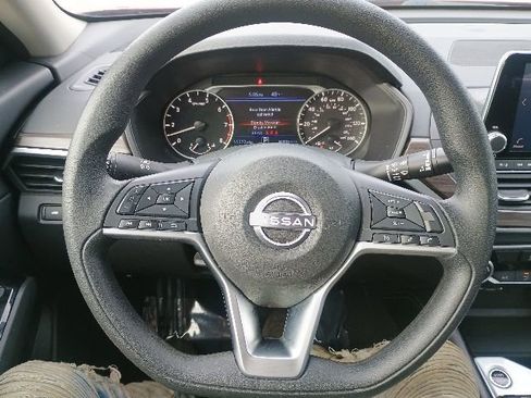 Used 2023 Nissan Altima 2.5 SV AWD/4WD image 25