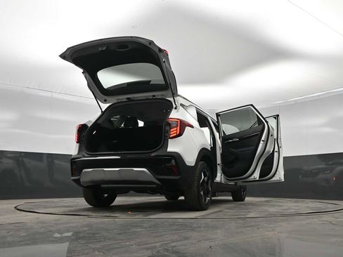 Used 2025 Kia Seltos S image 43