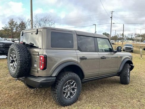New 2025 Ford Bronco Badlands image 7