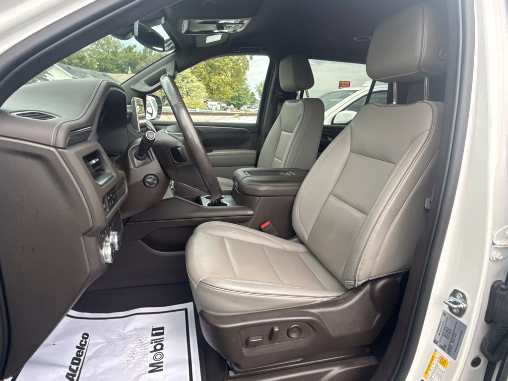 Used 2022 GMC Yukon SLT w/ SLT Luxury Package AWD/4WD image 23