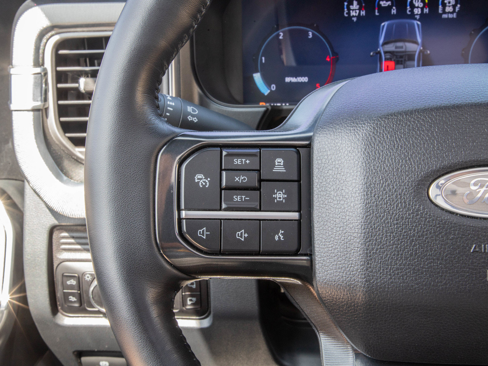 Used 2025 Ford F350 Platinum AWD/4WD image 23