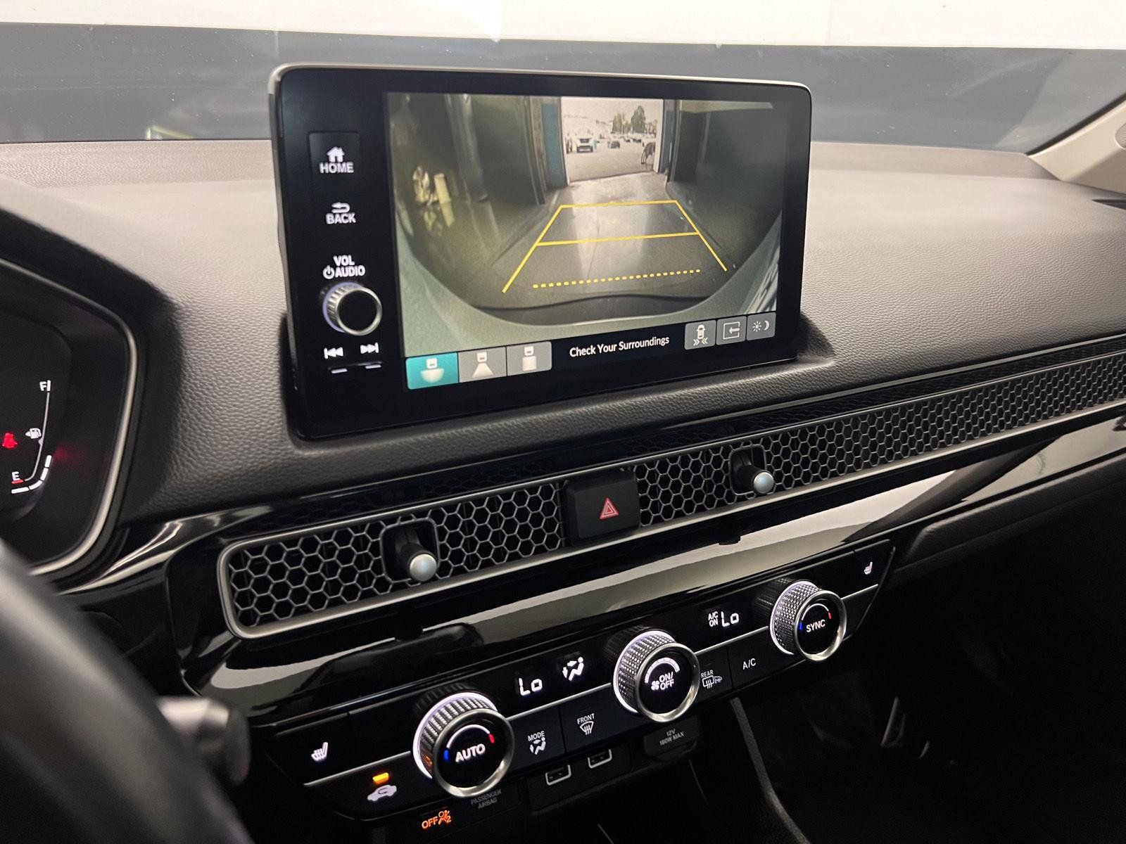 Used 2023 Honda Civic Touring image 3