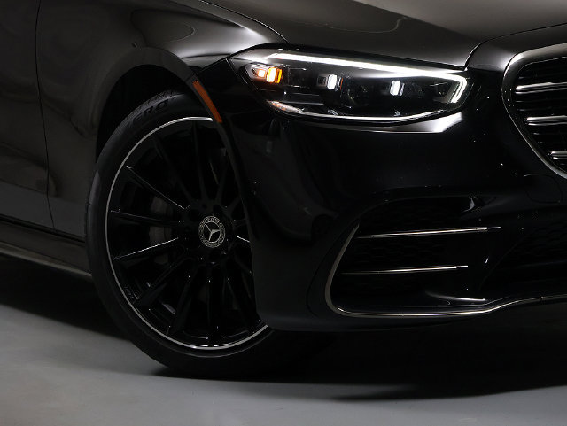 Certified 2023 Mercedes-Benz S 580 4MATIC Sedan image 3
