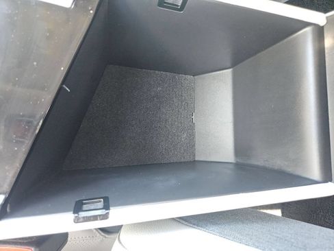 Used 2025 Hyundai Elantra Limited FWD image 31