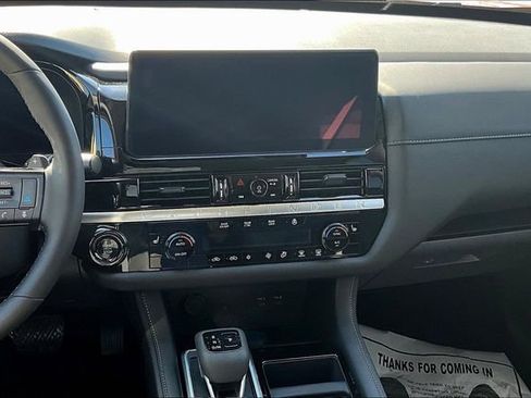 New 2026 Nissan Pathfinder SL image 6