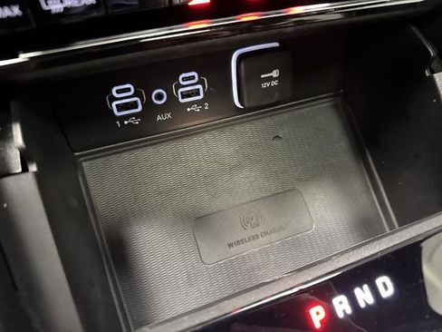 Used 2024 Jeep Grand Cherokee Limited w/ Luxury Tech Group II image 24