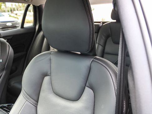 Used 2025 Volvo V60 B5 Cross Country Ultra w/ Protection Package Premier AWD/4WD image 25