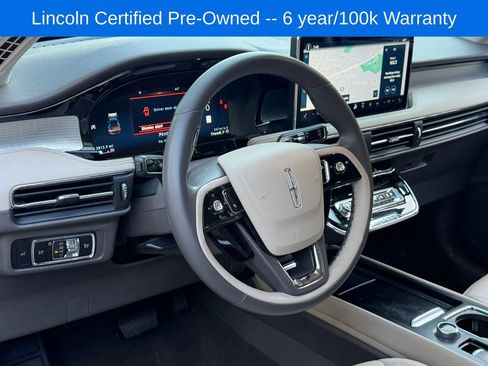 Used 2023 Lincoln Corsair FWD image 28